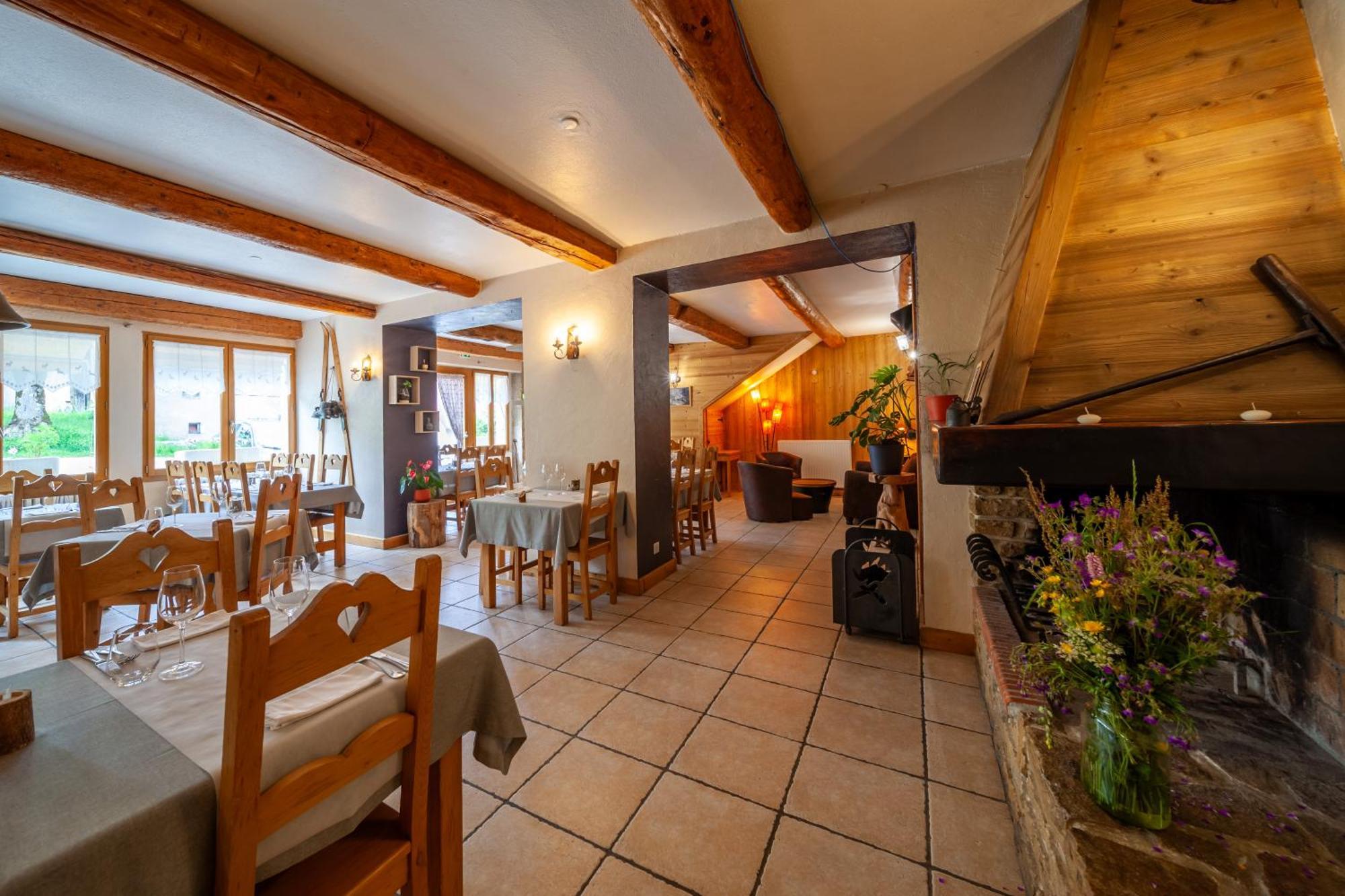 Auberge Des Montauds - Hotel & Restaurant Villard-de-Lans Esterno foto
