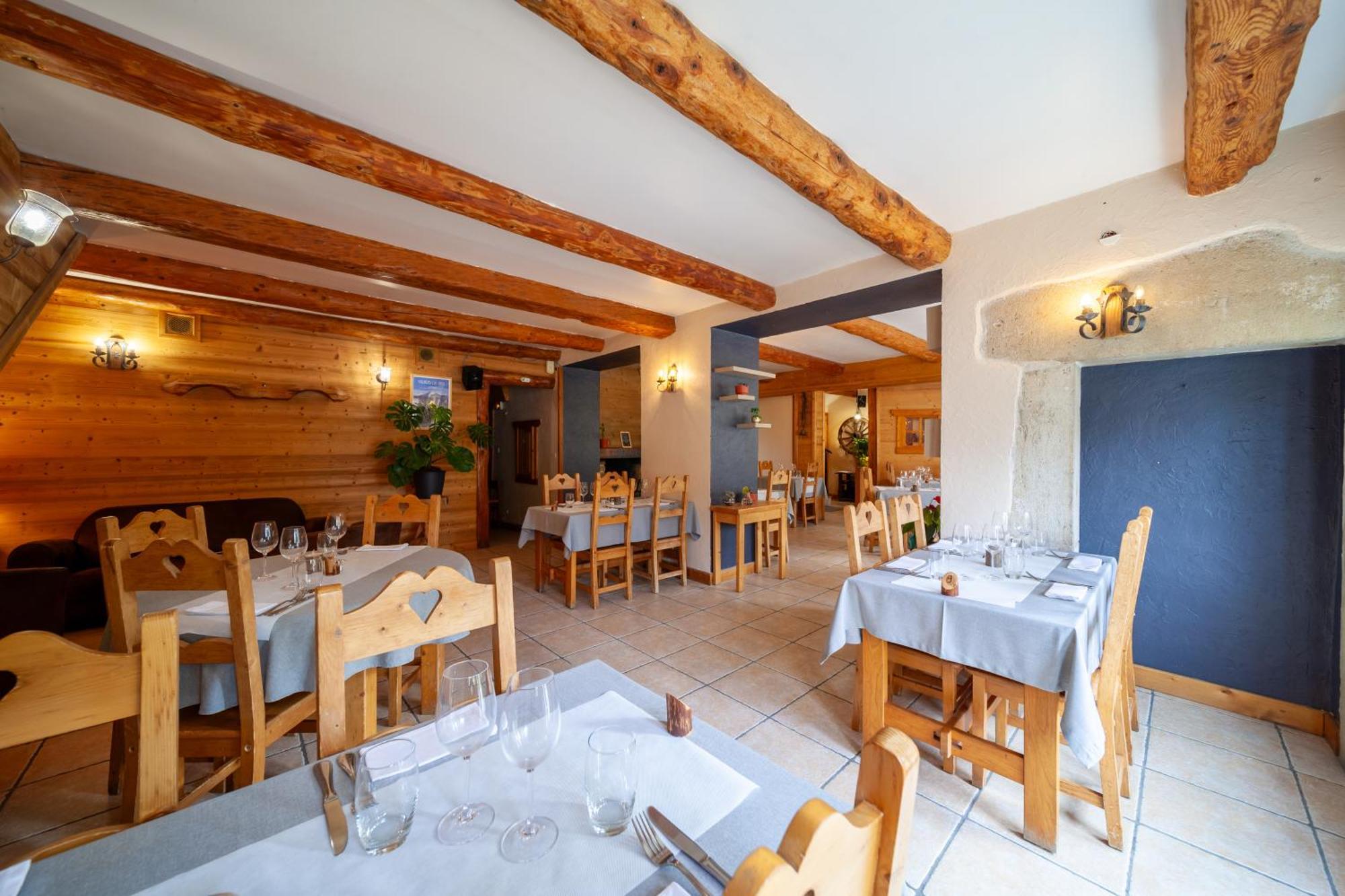 Auberge Des Montauds - Hotel & Restaurant Villard-de-Lans Esterno foto