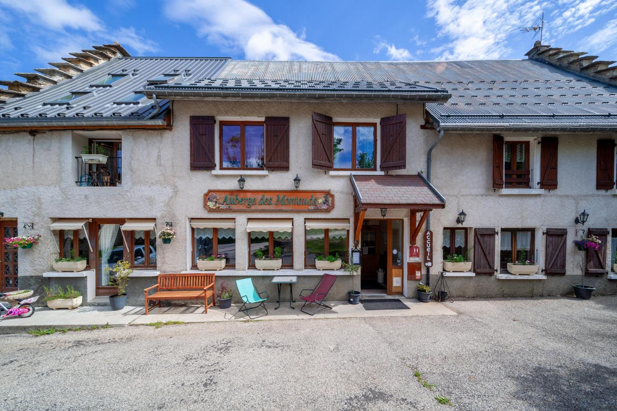 Auberge Des Montauds - Hotel & Restaurant Villard-de-Lans Esterno foto