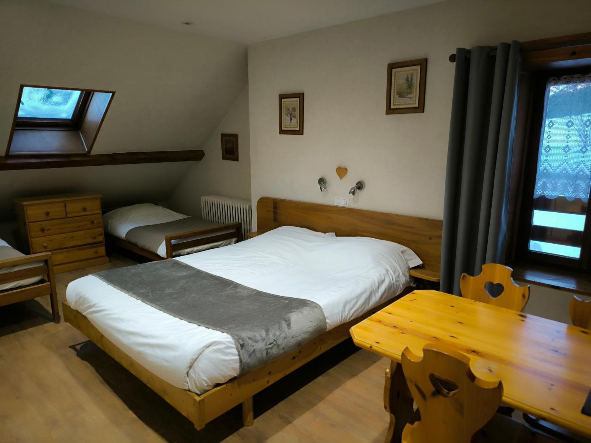 Auberge Des Montauds - Hotel & Restaurant Villard-de-Lans Esterno foto
