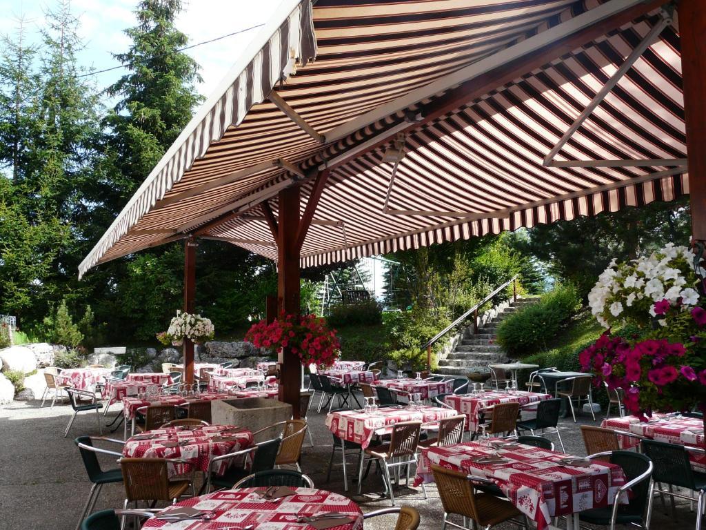 Auberge Des Montauds - Hotel & Restaurant Villard-de-Lans Esterno foto